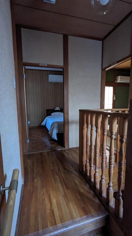 Kix House Waraku III 和楽三号館 Hotel Izumisano Exterior photo