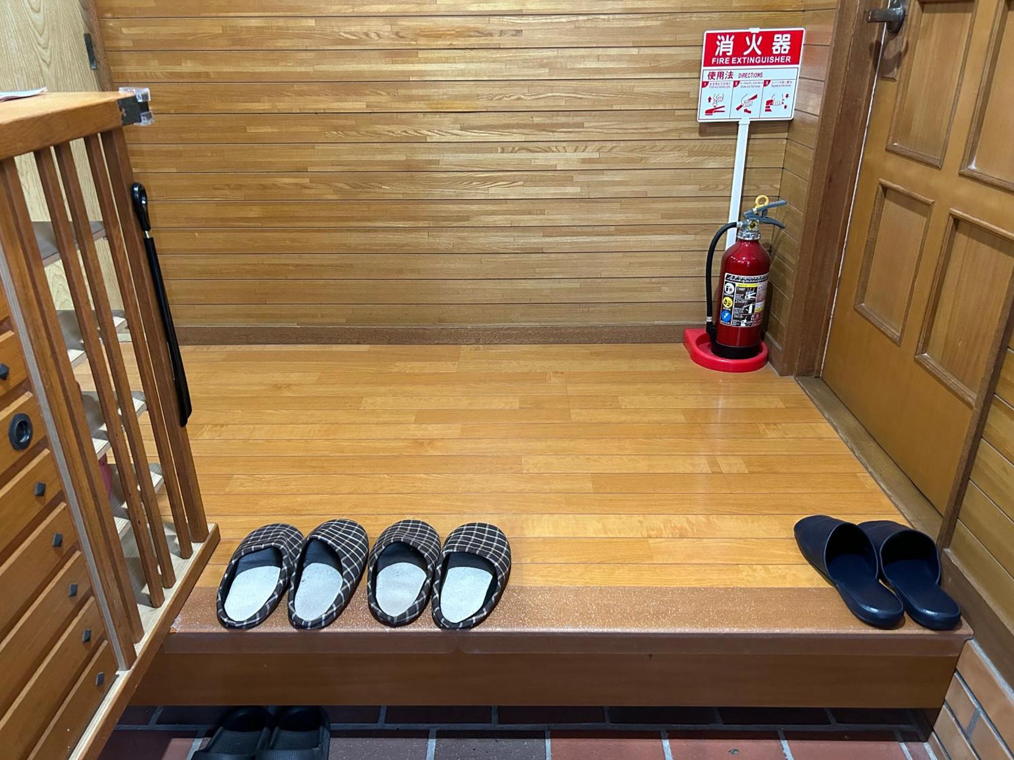 Kix House Waraku III 和楽三号館 Hotel Izumisano Exterior photo
