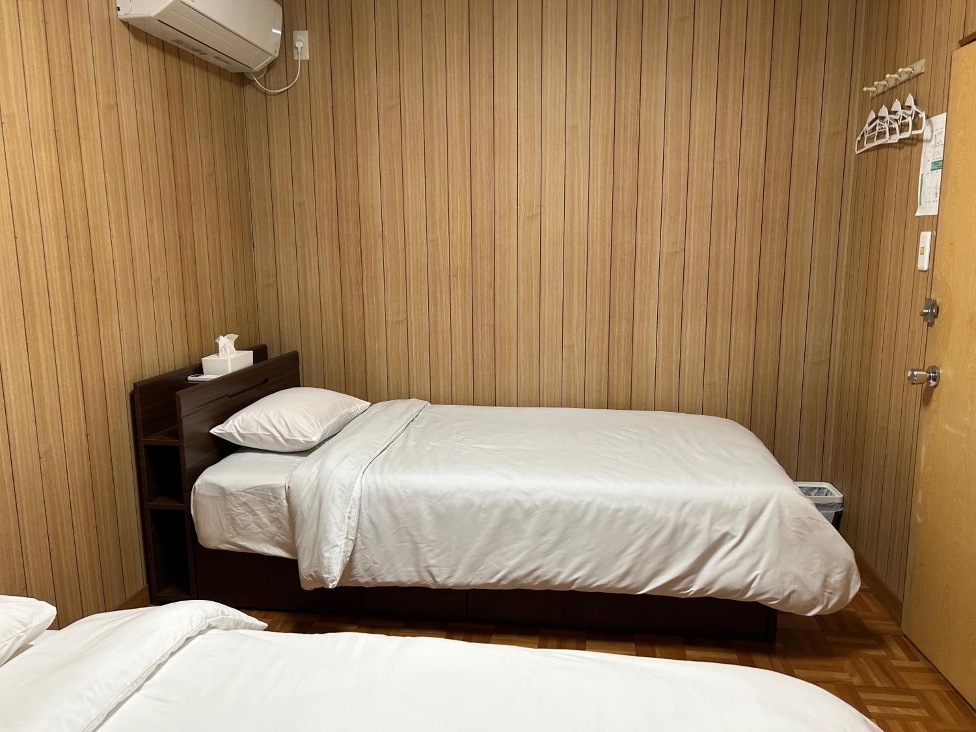 Kix House Waraku III 和楽三号館 Hotel Izumisano Exterior photo